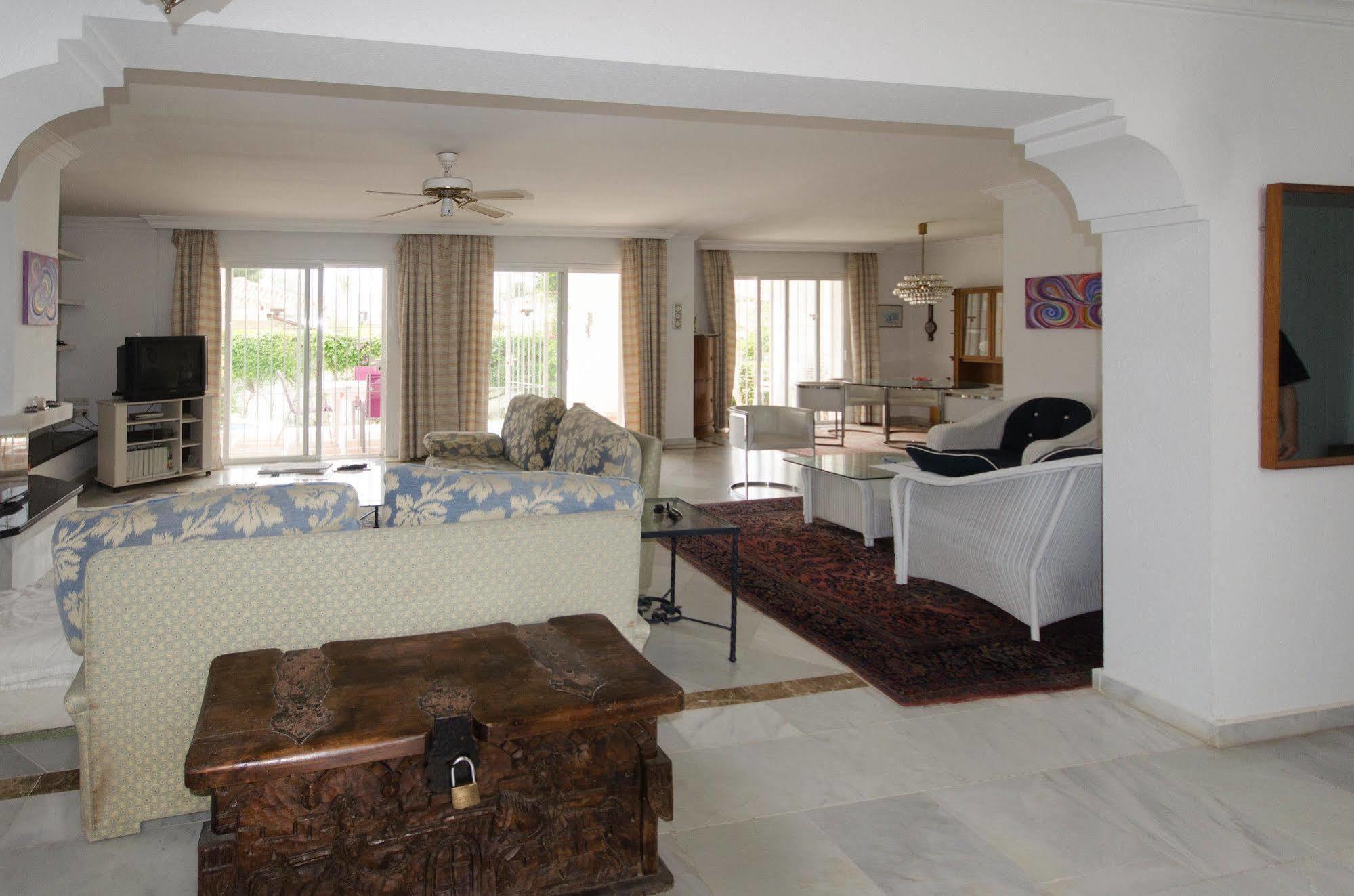 Galindo Beach El Saladillo Естепона Екстериор снимка